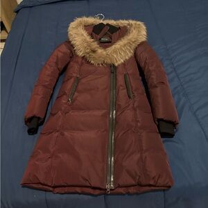 MACKAGE DOWN COAT SIZE SMALL BURGUNDY.